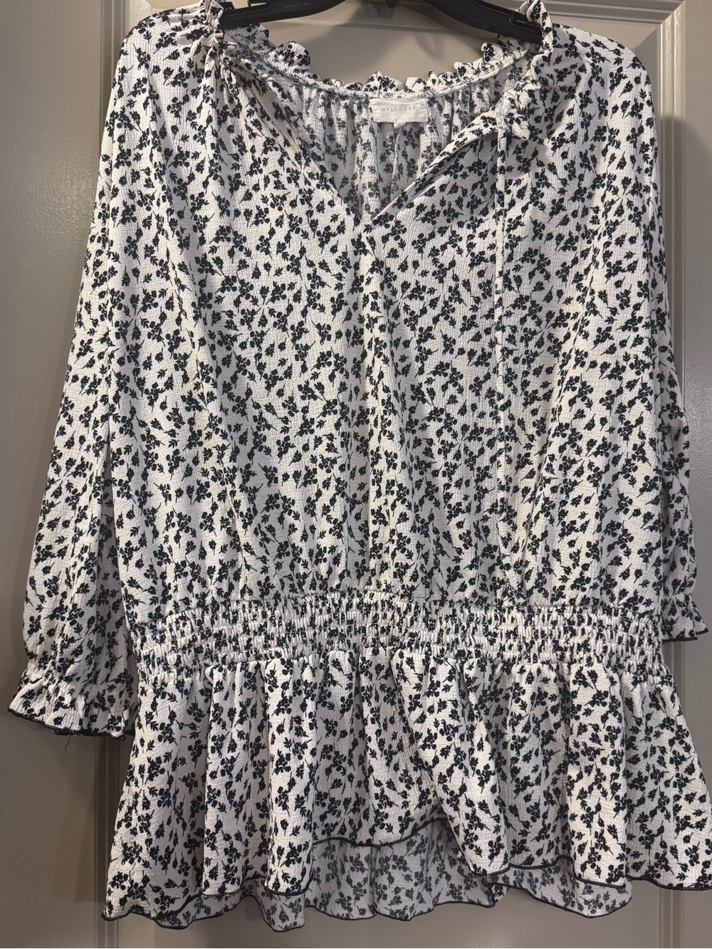 MELLODAY White Blouse with Black Floral Print